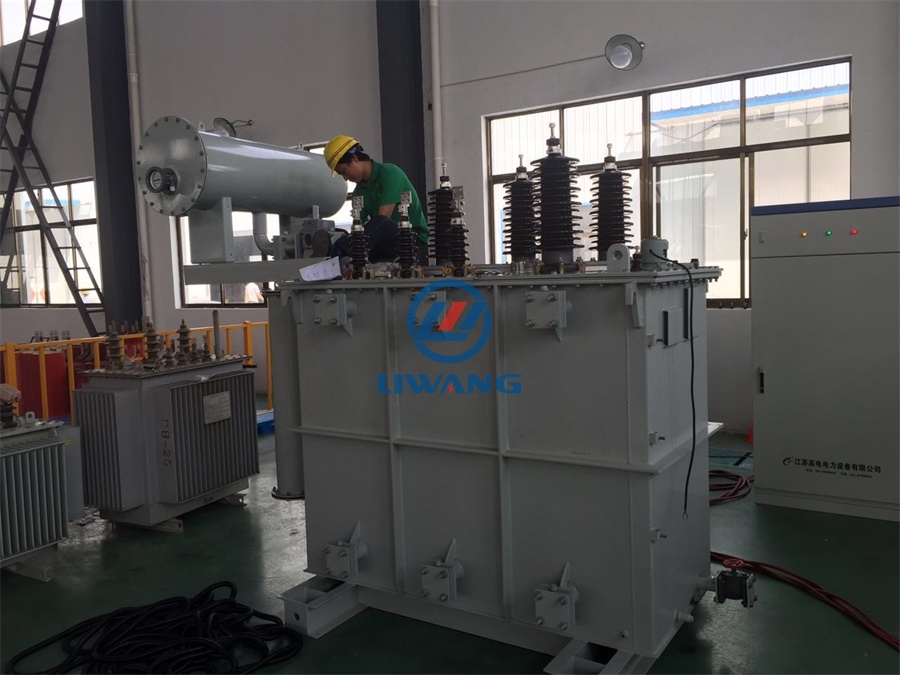 大型油浸式变压器实验中(图1)